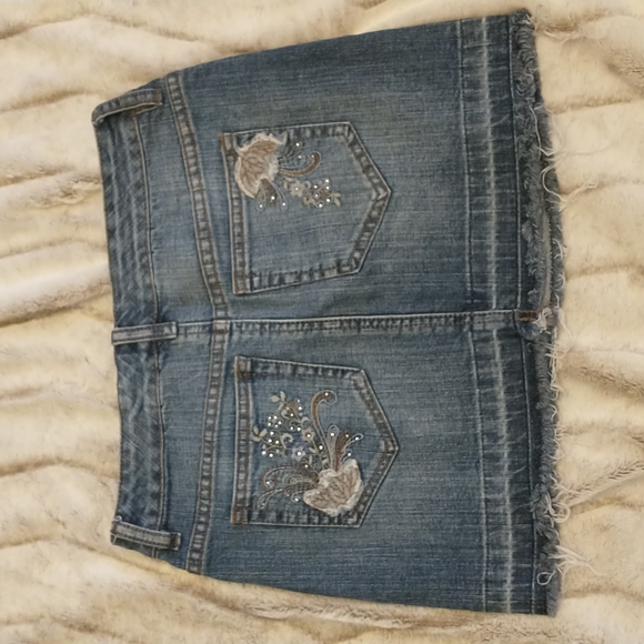 So juniors jean skirt - Picture 2 of 8